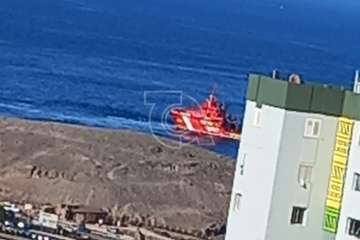 El vertido de fuel toca la costa de Telde/TA.